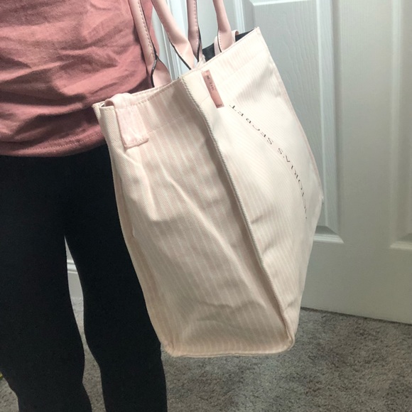 Victoria’s Secret large tote (New with tag) - Picture 2 of 7